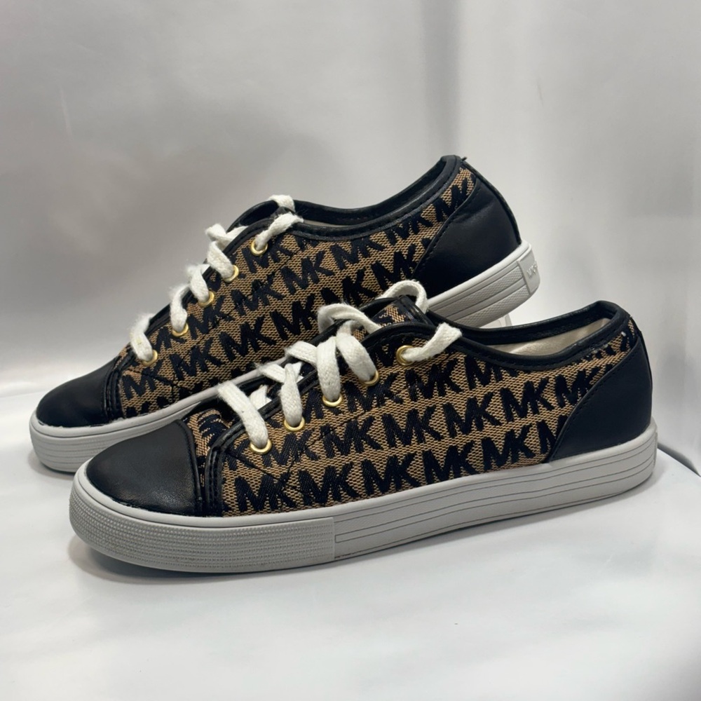 Michael Kors Women's US Size 2 Black Brown Monogram Lace Up Low Top Sneaker Shoe